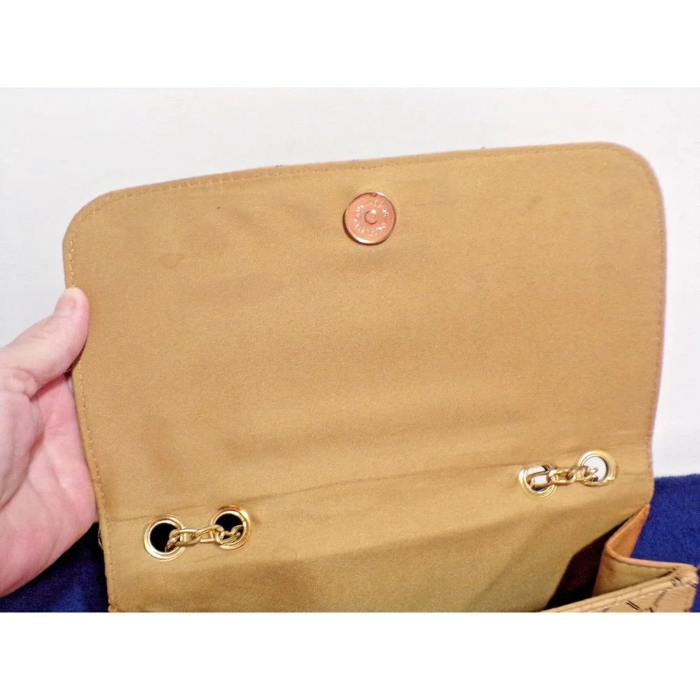Gloria Vanderbilt Signature Crossbody Gold Chain Snap Closurer Brn & Blk Purse